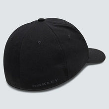 Load image into Gallery viewer, Oakley Tincan Cap - Black - Size Small To Medium.