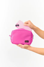 Load image into Gallery viewer, New  2025 Surprizeshop Ladies Golf Clip Handbag. Pink, Black, Silver or Navy Blue.
